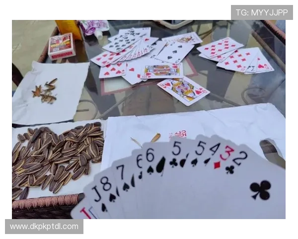 单机扑克牌游戏:无需联网也能畅玩的趣味体验 单机扑克牌游戏:无需联网也能畅玩的趣味体验